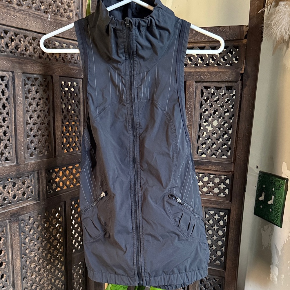 Rare Lululemon Black Sleeveless Vest